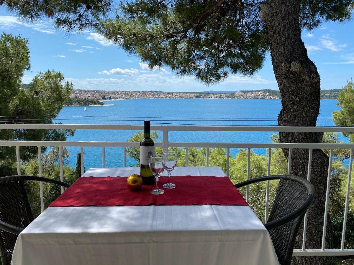 Apartments Bartol With Sea View Near The Beach & City Center Trogir Buitenkant foto