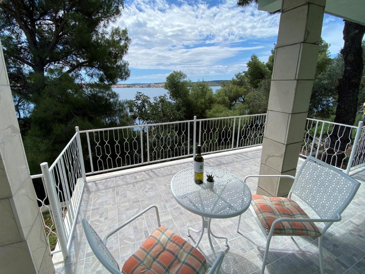 Apartments Bartol With Sea View Near The Beach & City Center Trogir Buitenkant foto