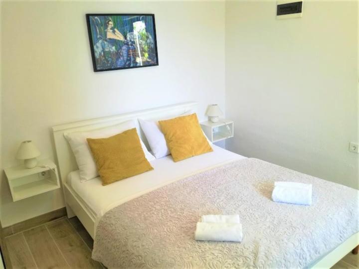 Apartments Bartol With Sea View Near The Beach & City Center Trogir Buitenkant foto